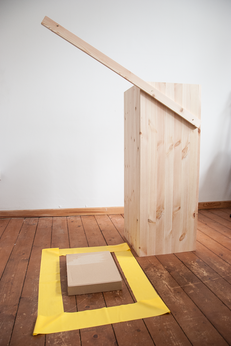 The picture is showing the artwork 7000 steps by the artist Sandra Miriam Ehlen