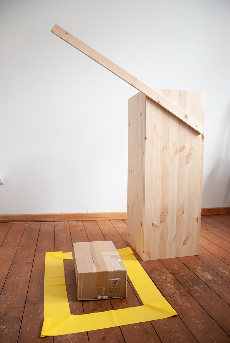 The picture is showing the artwork 7000 steps by the artist Sandra Miriam Ehlen